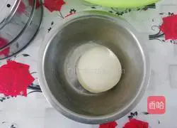 Illustration of how to make steamed dumplings with vegetarian filling 1