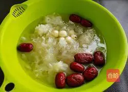 Recipe for Tremella, Lotus Seed and Red Date Soup 2
