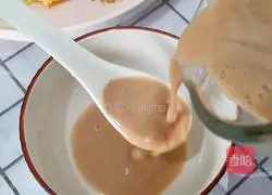 Illustration of how to make red dates, peanuts and walnut dew 5