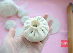 Illustration of how to make mushroom and carrot meat buns 12 