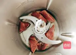 Illustration of how to make beef layer cake 6