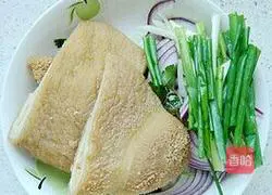 Illustration of how to make cold shredded tripe 1