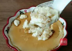 Illustration of how to make steamed scallop and egg custard 8