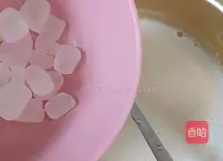 Illustration of how to make red date soy milk 7