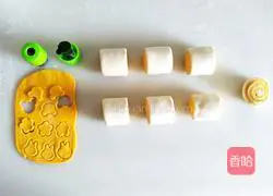 Illustration of how to make golden cartoon steamed buns 6