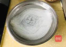 Simplified version of how to make steamed scallops with garlic vermicelli 1