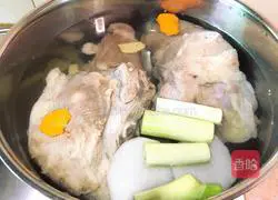 Illustration of how to make radish stewed mutton 8