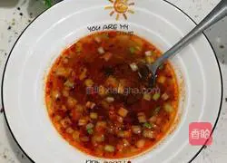 Illustration of how to make noodles with juice by hand 10