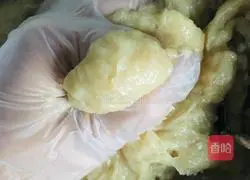 Illustration of making homemade chicken breast balls 7