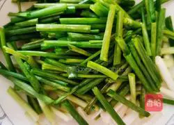 Illustration of Homemade Scallion Noodles 1