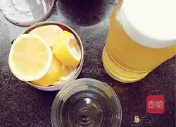 Honey Lemon Recipe Illustration 1