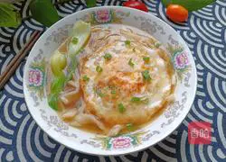 Illustration of how to make fried egg noodle soup 10