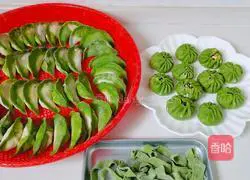 Illustration of how to make jade cabbage dumplings 8