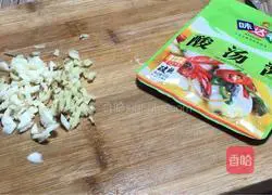 Illustration of how to make pork slices in sour soup 5