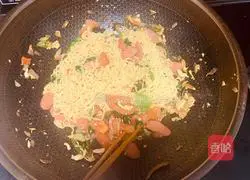 Illustration of how to make instant noodles 6