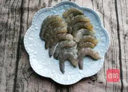 Illustration of how to make loofah and shrimp soup 2