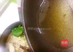 Illustration of cooking noodles with oil 27