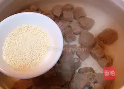 Illustration of Homemade Beef Noodles 9