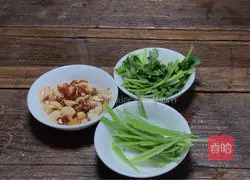 Illustration of how to make ham and egg noodles 10