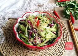 Illustration of how to mix cucumber with vermicelli 7