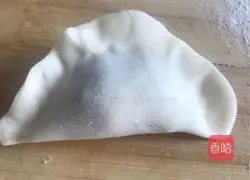 Illustration of how to make Yuanbao steamed dumplings 3