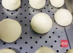 Illustration of how to make bean paste buns 7