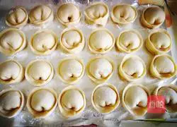 Illustration of how to make spicy cabbage dumplings 15