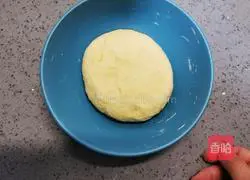 Illustration of how to make pumpkin and mung bean rolls 5