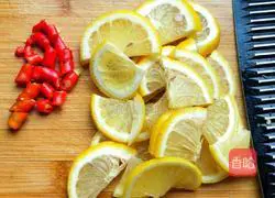 Illustration of how to make lemon pickled pepper and radish 3