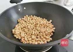 Illustration of how to make chess beans 4