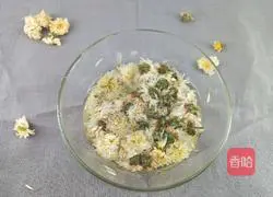 Illustration of how to use Chrysanthemum Adenophora Decoction to clear the lungs and strengthen the spleen 2
