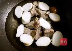 Pleurotus eryngii and pork ribs soup recipe 5