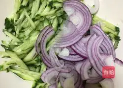 Illustration of how to make hand-shredded pig heart 4