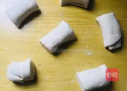 Illustration of how to make crispy bean paste cake 9