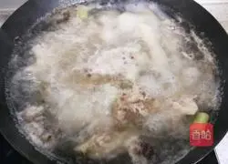 Soybean and pig trotters soup recipe 6