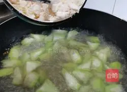 Illustration of how to make seafood pimple soup 6