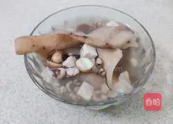 Illustration of how to use Smilax Huaishan barley soup to strengthen the spleen and remove dampness 5