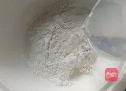 Illustration of how to make sesame rolled gold balls 3