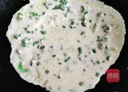 Illustration of how to make fragrant scallion pancakes 7