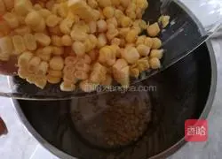 Illustration of how to make fragrant corn juice 3