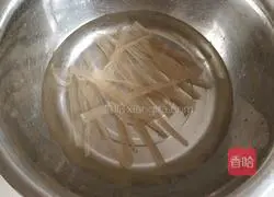 Illustration of how to make braised chicken legs with Agaricus blazei, tea tree mushrooms 2