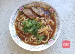 Illustration of how to make pork noodle soup 9