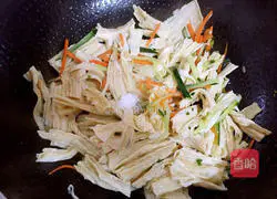 Illustration of how to stir-fry yuba 9