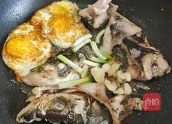 Illustration of how to make fish head and tofu soup 6