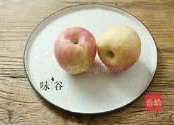 Illustration of how to make baked apple slices 1