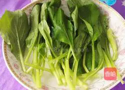 Illustration of how to cook beef in clear soup 11