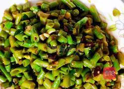 Illustration of how to make homemade egg pancakes 9