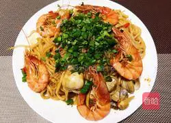 Seafood braised noodles illustration 12