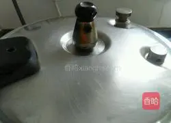 Braised Beef Illustration of making noodles 3