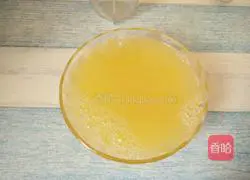 Illustration of how to make carambola and apple honey juice 9
